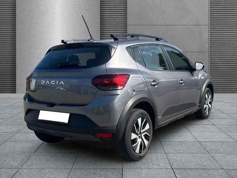 Neu Dacia Sandero Expression 91 PS (66 kW) 2025 Dolomitgrau Kleinwagen
