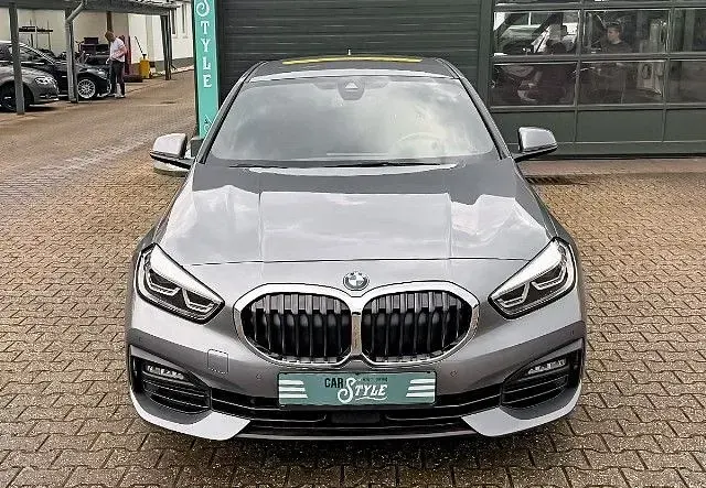 Gebraucht BMW 118 Advantage 150 PS (110 kW) 2023 Silber Kleinwagen