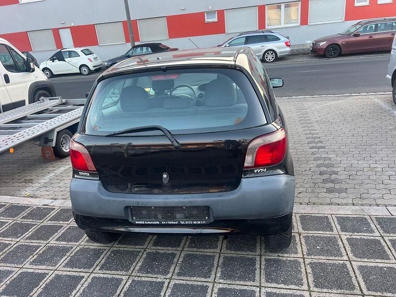 Gebraucht Toyota Yaris 68 PS (50 kW) 2002 Schwarz Kleinwagen