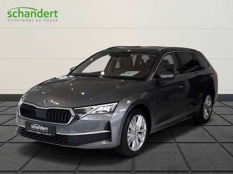 Graphitgrau metallic (grau) metallic Gebraucht 2024 Skoda Octavia Selection Kombi | 37.440 € (Teuer) - Bild 1/4