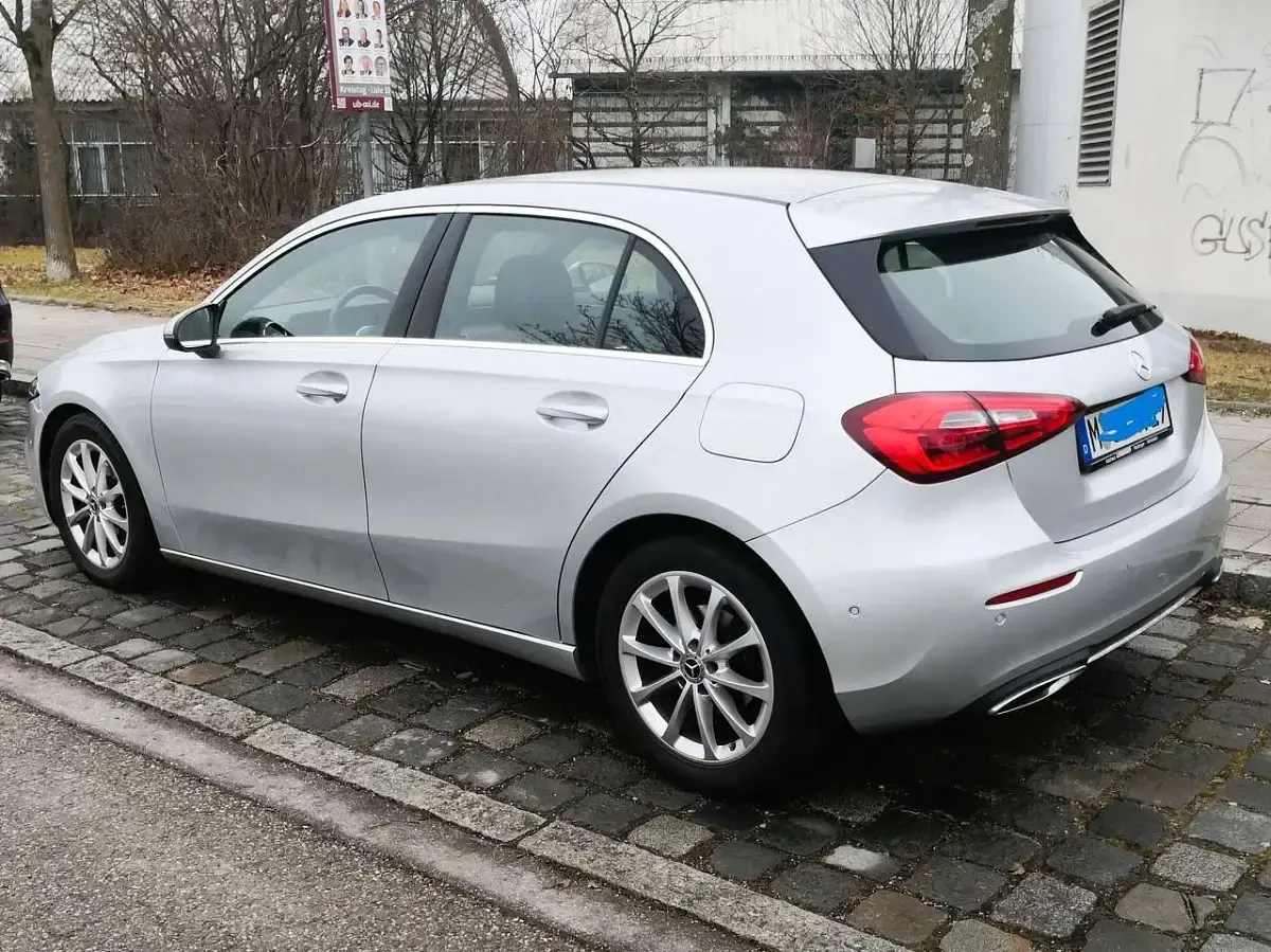 Gebraucht Mercedes A200 Progressive 150 PS (110 kW) 2020 Grau Limousine