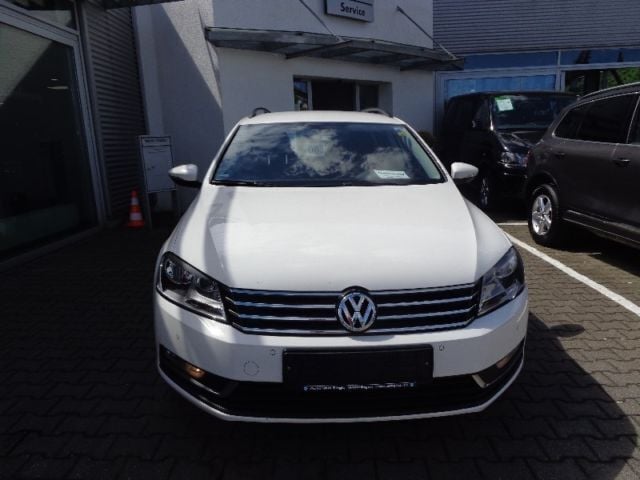 Gebraucht VW Passat 140 PS (102 kW) 2013 Weiß Kombi