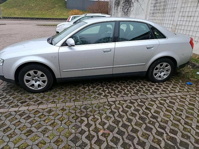 Gebraucht Audi A4 140 PS (102 kW) 2000 Silber Limousine