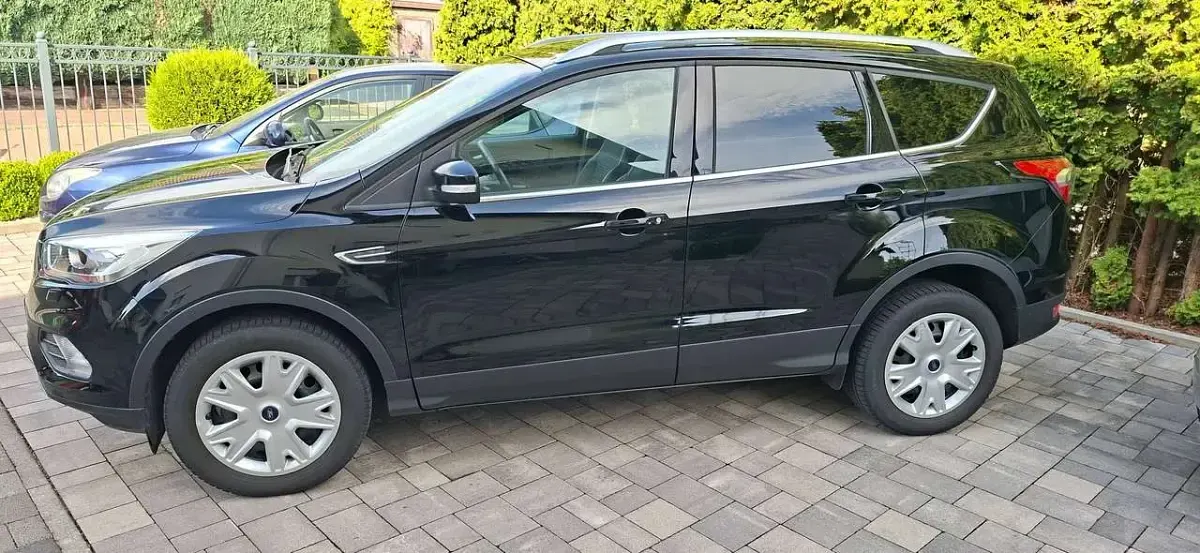Gebraucht Ford Kuga Titanium 150 PS (110 kW) 2018 Iridiumschwarz metallic SUV