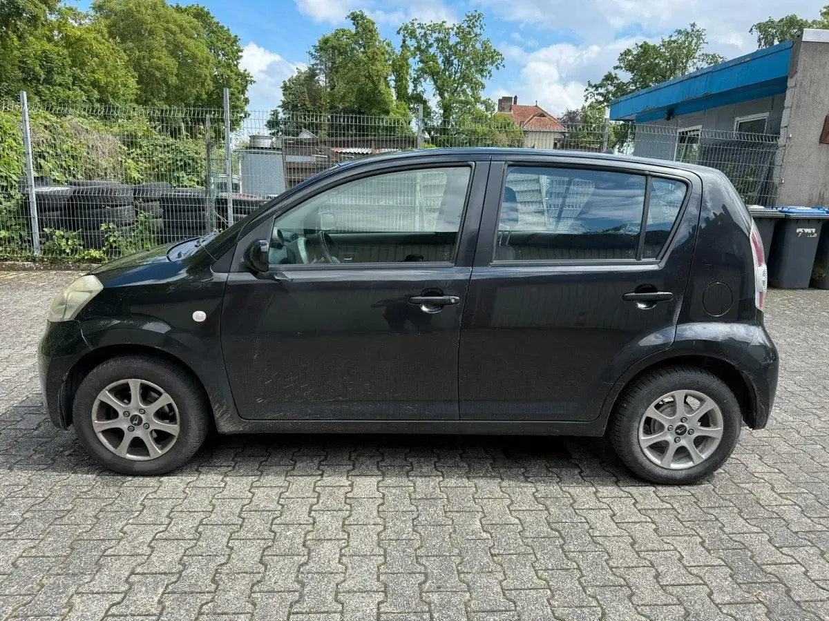 Gebraucht Daihatsu Sirion 87 PS (63 kW) 2007 Schwarz Kleinwagen