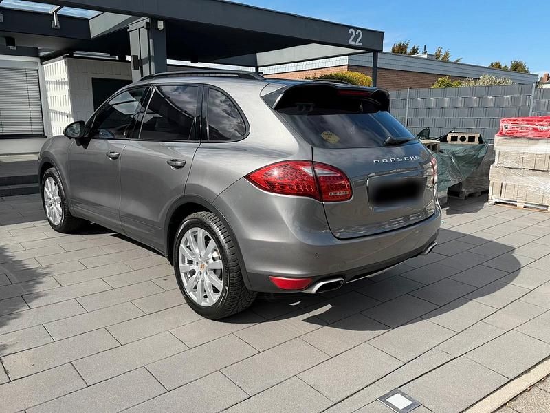 Second-hand Porsche Cayenne 310 CP (228 kW) 2011 Gri SUV