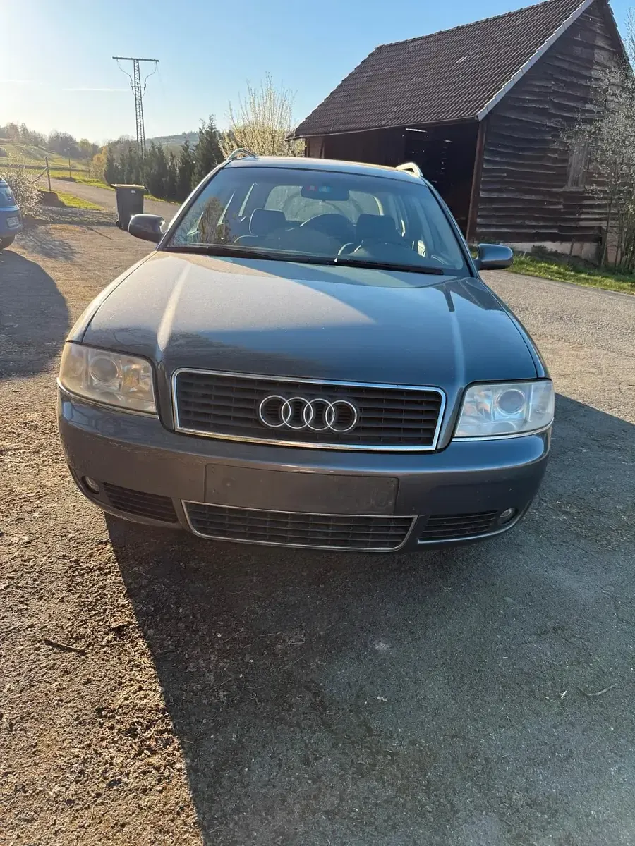 Second-hand Audi A6 Comfort 150 CP (110 kW) 2002 Gri Break