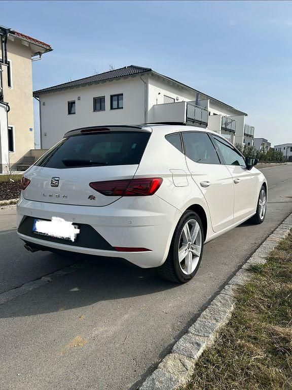 Gebraucht Seat Leon FR 131 PS (96 kW) 2019 Weiß Limousine