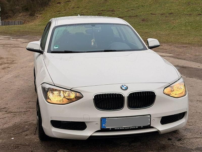 Gebraucht BMW 114 102 PS (75 kW) 2012 Weiß Kleinwagen