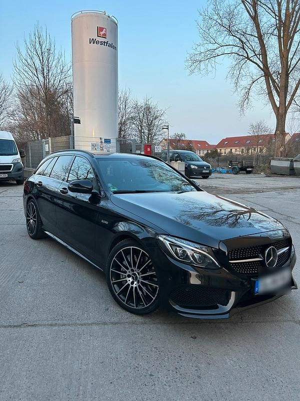 Schwarz Gebraucht 2017 Mercedes C43 AMG AMG Kombi | 26.700 € (Etwas zu teuer) - Bild 1/4