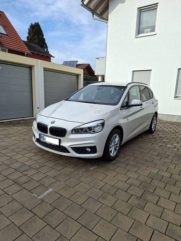 Gebraucht BMW 218 Active Tourer 150 PS (110 kW) 2017 Weiß Van / Kleinbus