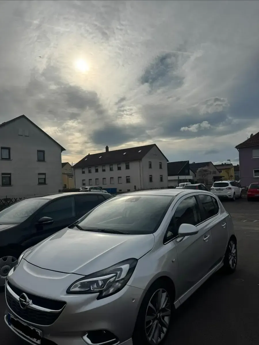 Używany Opel Corsa OPC 90 KM (66 kW) 2015 Srebrny Hatchback