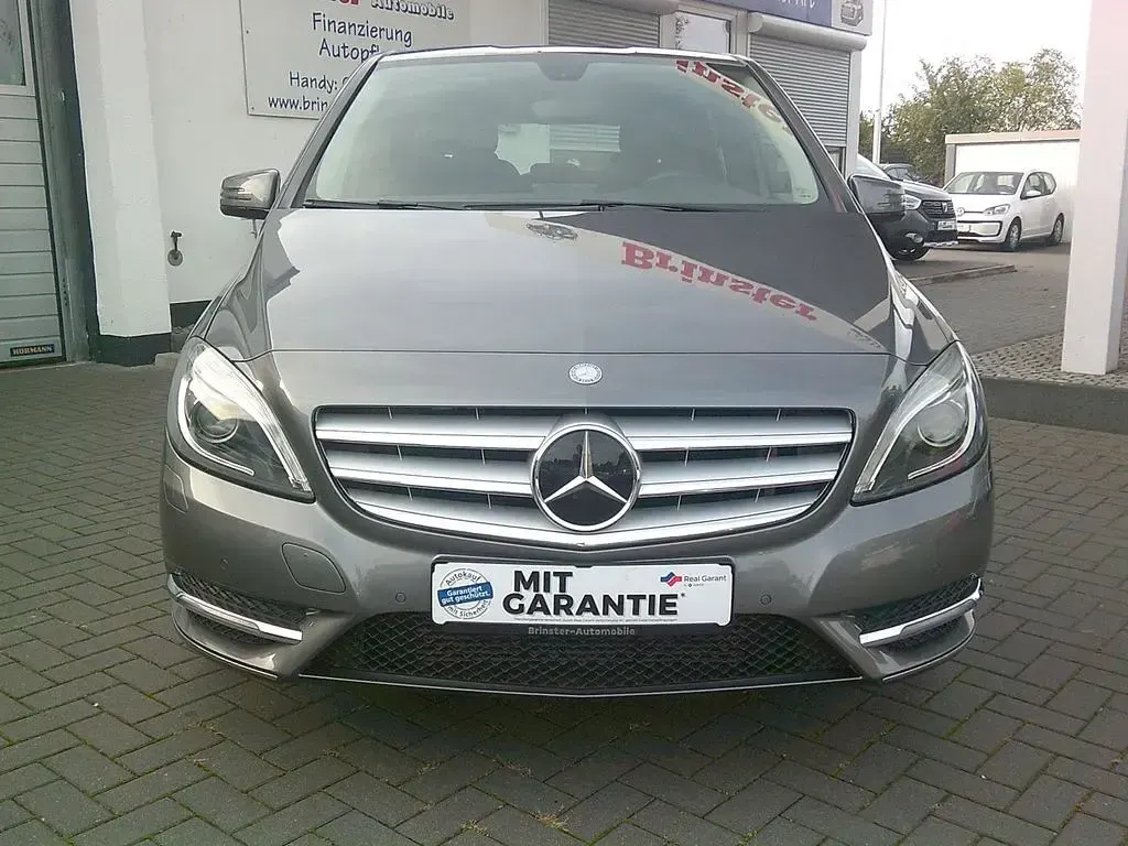 Gebraucht Mercedes B180 122 PS (89 kW) 2015 Grau Kleinwagen