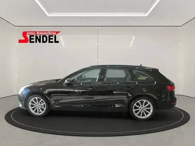 Używany Audi A4 Basis 190 KM (139 kW) 2016 Czarny Kombi