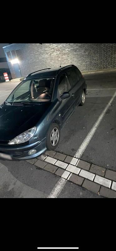 Gebraucht Peugeot 206 60 PS (44 kW) 2007 Schwarz Kleinwagen