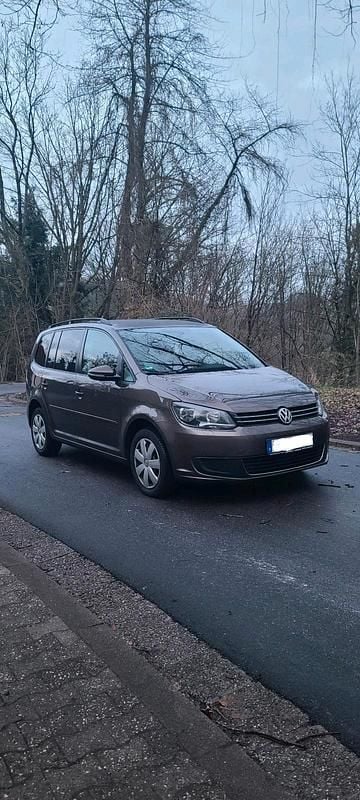 Braun Gebraucht 2015 VW Touran Van / Kleinbus | 7.500 € (Fairer Preis) - Bild 1/4