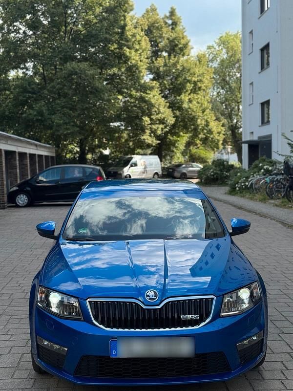 Blau Gebraucht 2014 Skoda Octavia vRS Limousine | 8.999 € (Guter Preis) - Bild 1/4