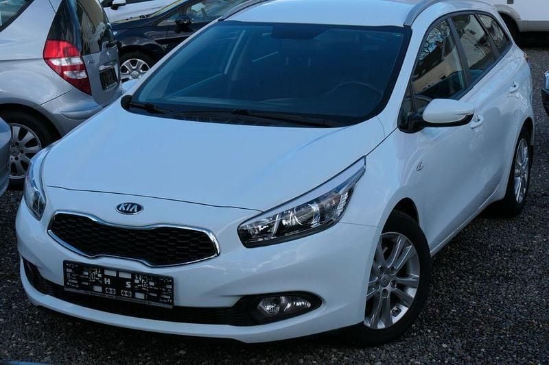 Gebraucht Kia Ceed 135 PS (99 kW) 2015 Weiß Kleinwagen
