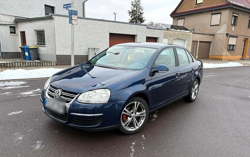 Gebraucht VW Jetta 102 PS (75 kW) 2006 Blau Limousine