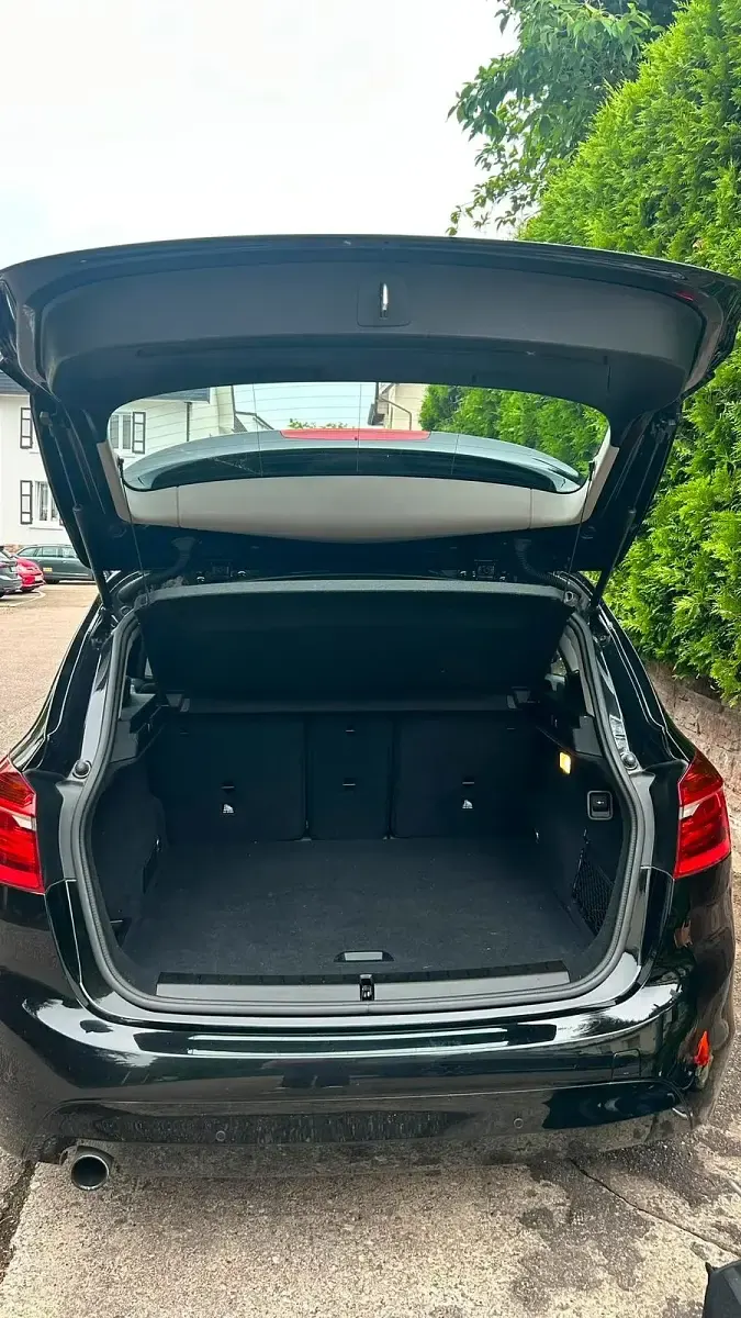 Gebraucht BMW 216 Active Tourer 102 PS (75 kW) 2016 Schwarz Van / Kleinbus