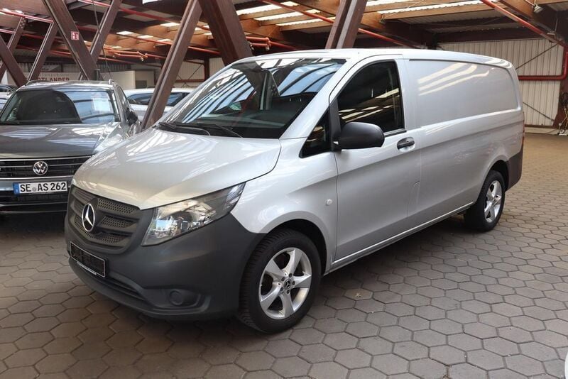 Silber Gebraucht 2016 Mercedes Vito Van / Kleinbus | 11.880 € (Guter Preis) - Bild 1/4