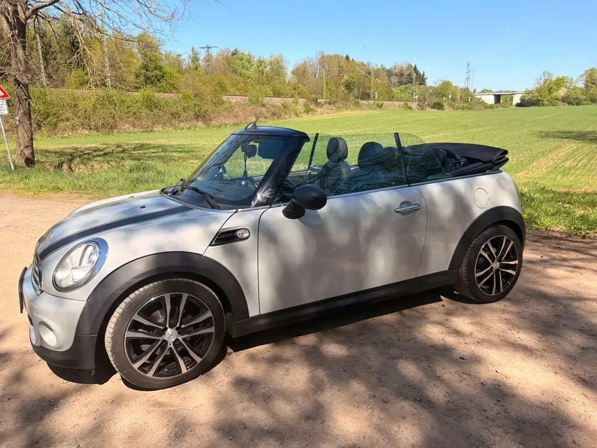 Käytetty Mini ONE 98 HP (72 kW) 2015 Hopea Viistoperä