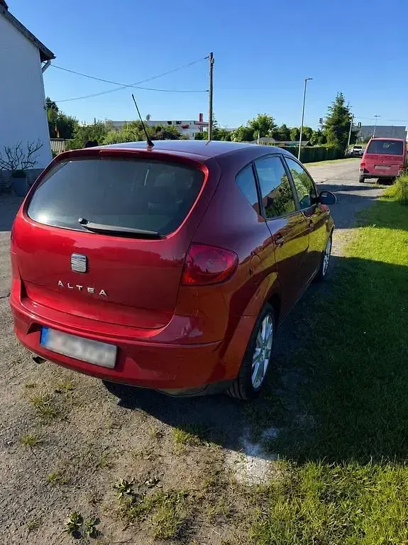 Gebraucht Seat Altea 105 PS (77 kW) 2009 Rot Van / Kleinbus