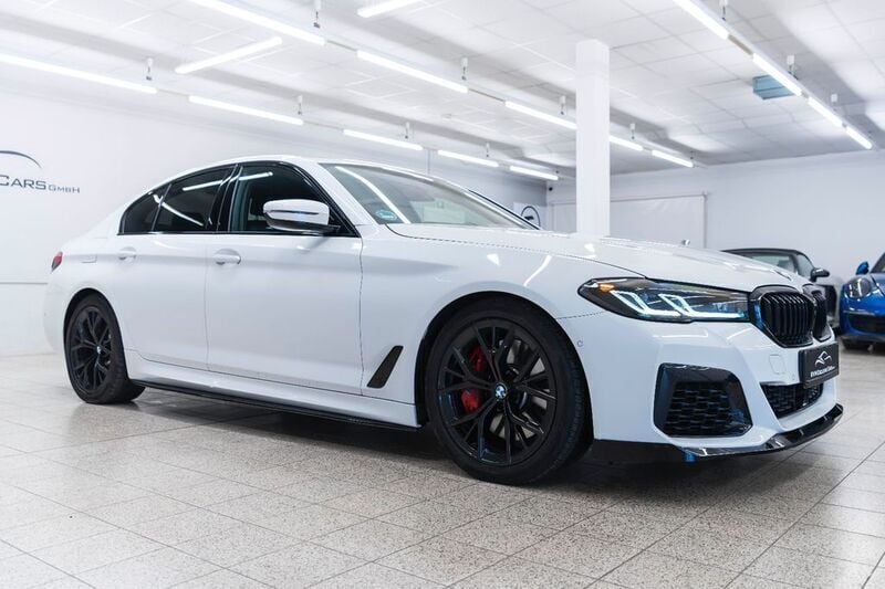 Weiß Gebraucht 2021 BMW M550 Performance Limousine | 55.999 € (Guter Preis) - Bild 1/4