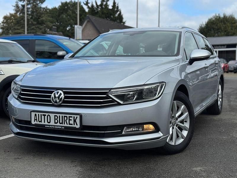 Silber Gebraucht 2016 VW Passat Comfortline Kombi | 11.990 € (Fairer Preis) - Bild 1/4