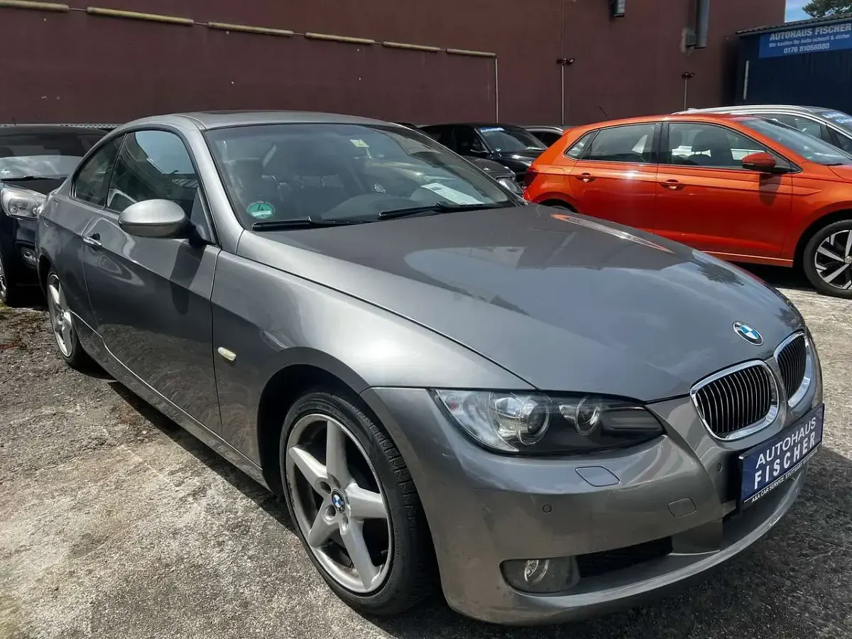 Gebraucht BMW 320 Sport Line 170 PS (125 kW) 2008 Spacegrau metallic Coupé