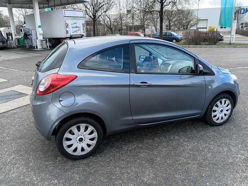 Gebraucht Ford Ka Titanium 69 PS (50 kW) 2009 Grau Kleinwagen