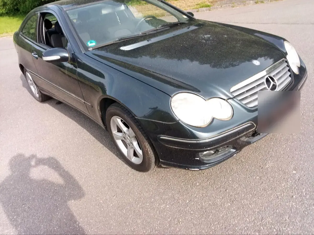 Gebraucht Mercedes C160 136 PS (100 kW) 2006 Schwarz Coupé
