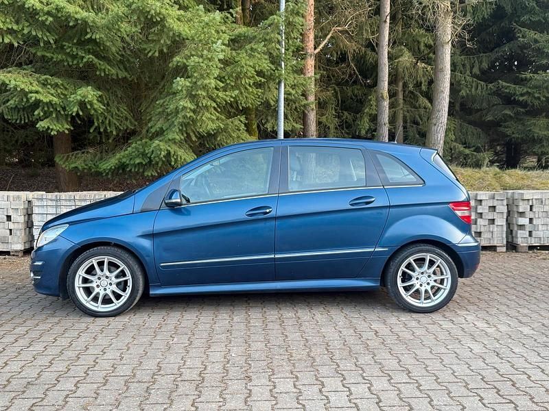 Gebraucht Mercedes B180 109 PS (80 kW) 2008 Blau Van / Kleinbus