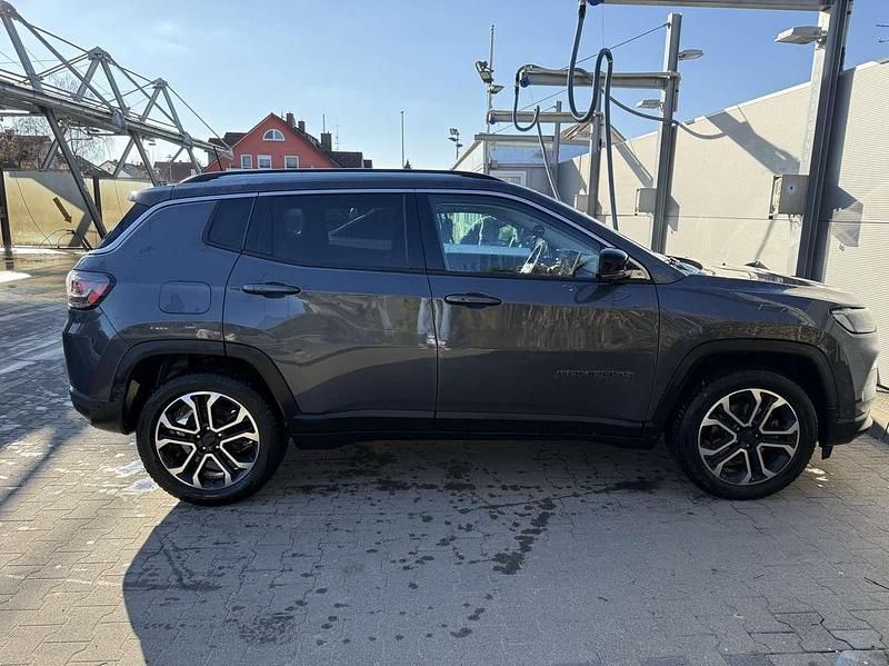 Gebraucht Jeep Compass Limited 150 PS (110 kW) 2021 Grau SUV