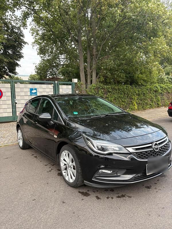 Schwarz Gebraucht 2017 Opel Astra Limousine | 7.800 € (Guter Preis) - Bild 1/4