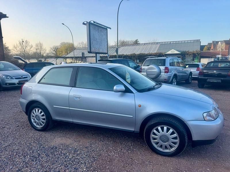 Gebraucht Audi A3 Ambiente 125 PS (91 kW) 1996 Silber Kleinwagen