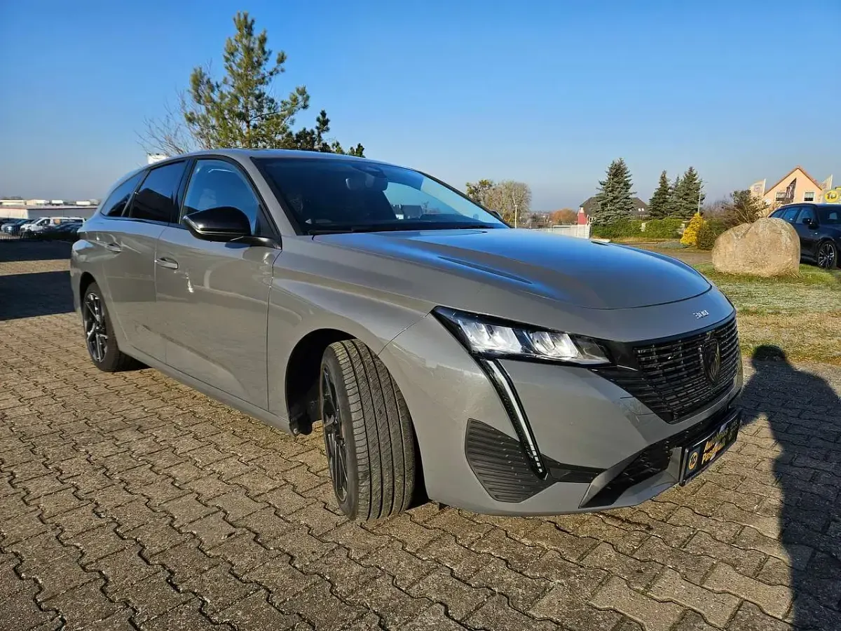 Gebraucht Peugeot 308 SW Allure 131 PS (96 kW) 2025 Selenium grau metallic Kombi