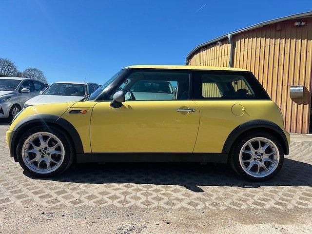 Second-hand Mini ONE 90 CP (66 kW) 2002 Galben Hatchback