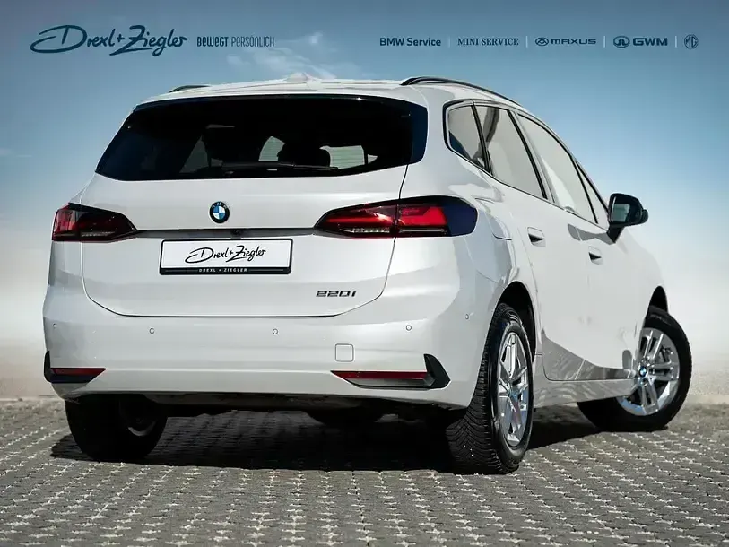 Gebraucht BMW 220 Active Tourer Performance 170 PS (125 kW) 2025 Mineralweissmetallic Van / Kleinbus