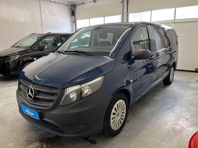 Blau Gebraucht 2021 Mercedes Vito Van / Kleinbus | 25.999 € (Fairer Preis) - Bild 1/4