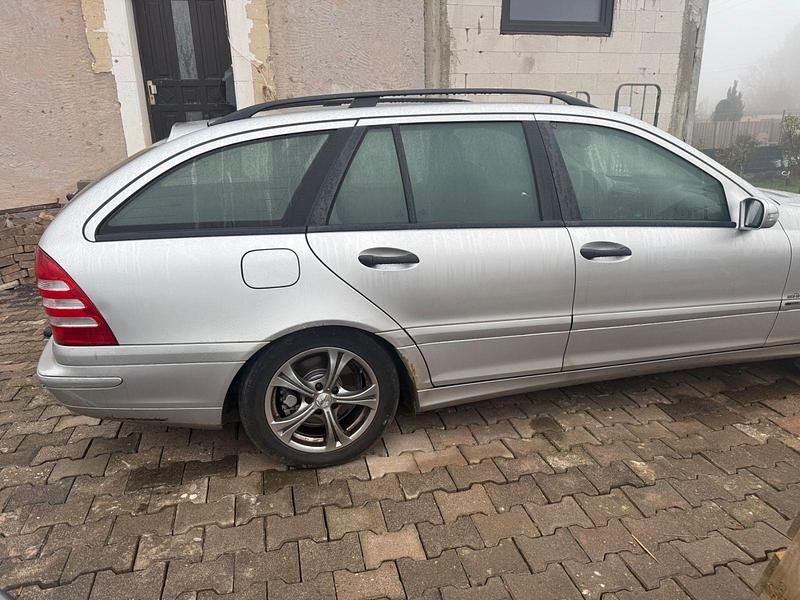 Gebraucht Mercedes C200 Classic 163 PS (119 kW) 2006 Grau Kombi