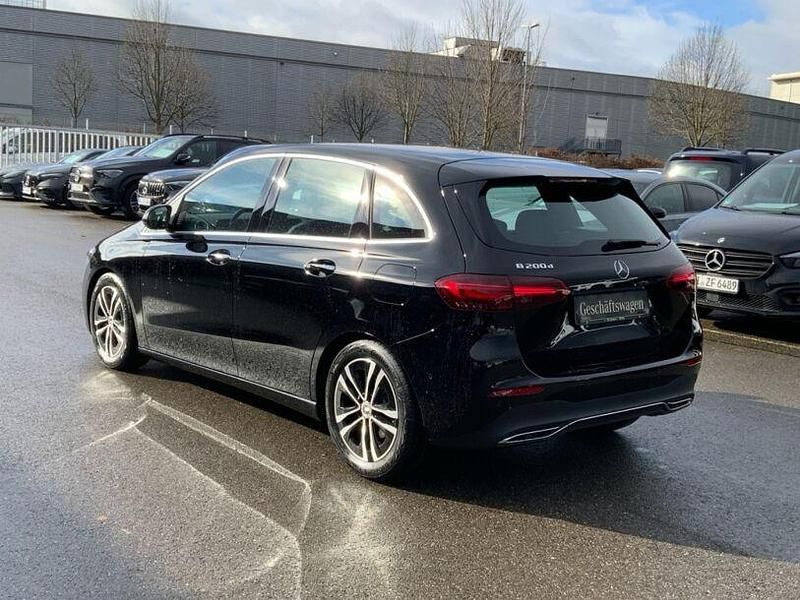 Gebraucht Mercedes B200 Progressive 150 PS (110 kW) 2026 Unilack nachtschwarz Van / Kleinbus