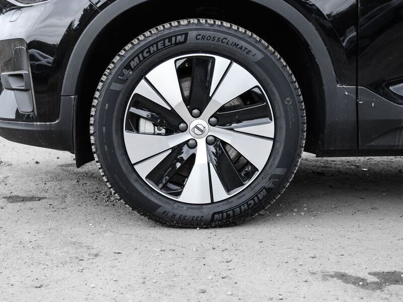 Gebraucht Volvo XC40 Core 211 PS (155 kW) 2023 Stone) / solid (schwarz SUV