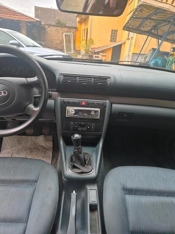 Gebraucht Audi A4 101 PS (74 kW) 1999 Grün Limousine