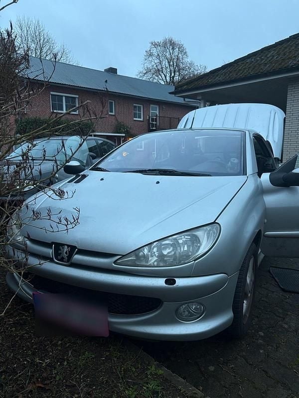 Silber Gebraucht 2004 Peugeot 206 CC Cabrio | 1.000 € (Superpreis) - Bild 1/4