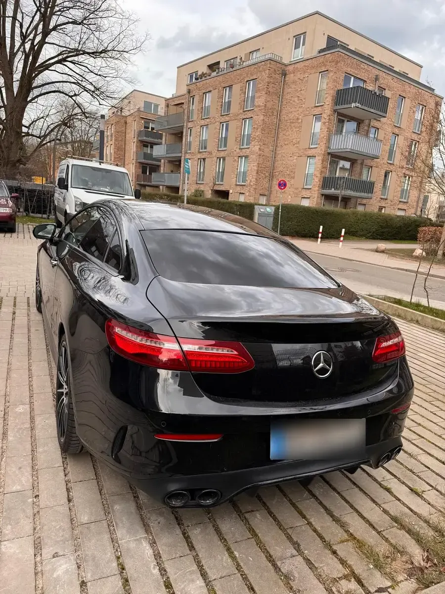 Gebraucht Mercedes E220 194 PS (142 kW) 2017 Schwarz Coupé