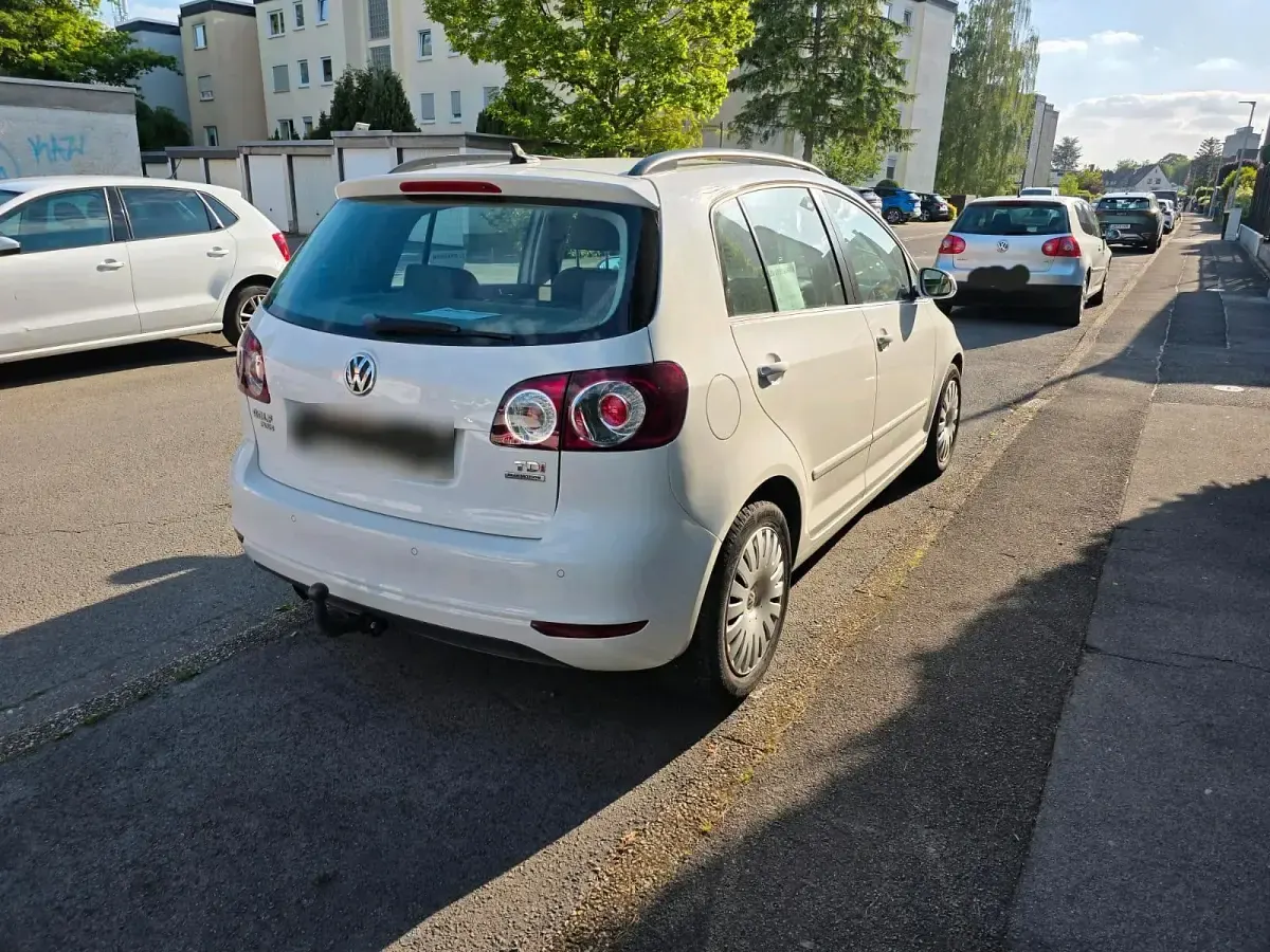 Gebraucht VW Golf Plus Cross 105 PS (77 kW) 2010 Weiß Van / Kleinbus