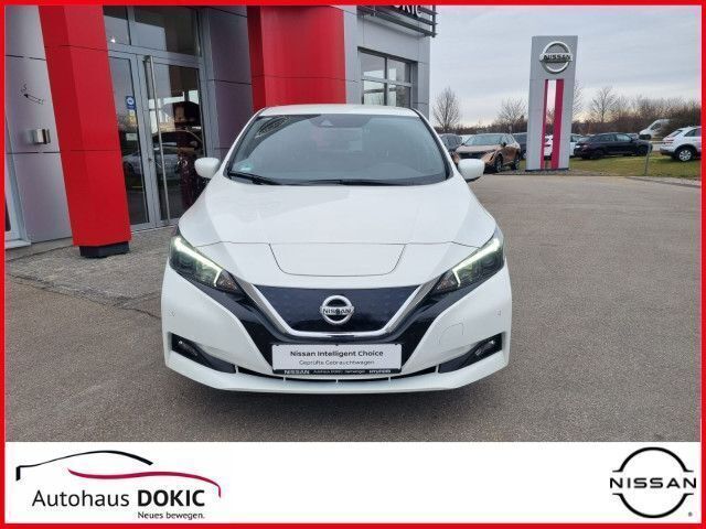 Gebraucht Nissan Leaf N-Connecta 110 kW (150 PS) 2022 Arctic solid white Kleinwagen