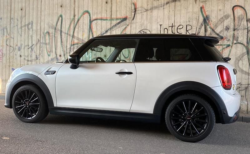 Gebraucht Mini Cooper SE 135 kW (184 PS) 2023 Weiß Kleinwagen