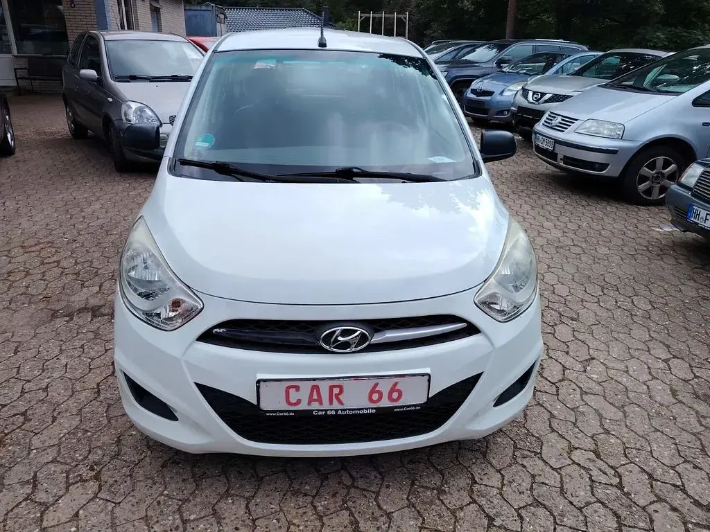 Gebraucht Hyundai i10 69 PS (50 kW) 2011 Weiß Kleinwagen